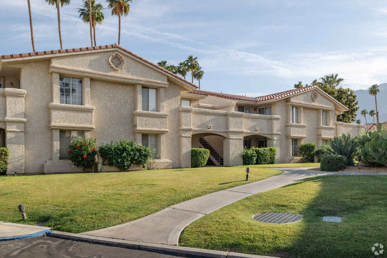Foto principal - 2701 E Mesquite Ave