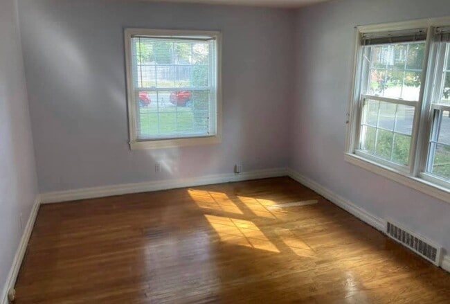 Photo - 4705 Bellevue Ave House