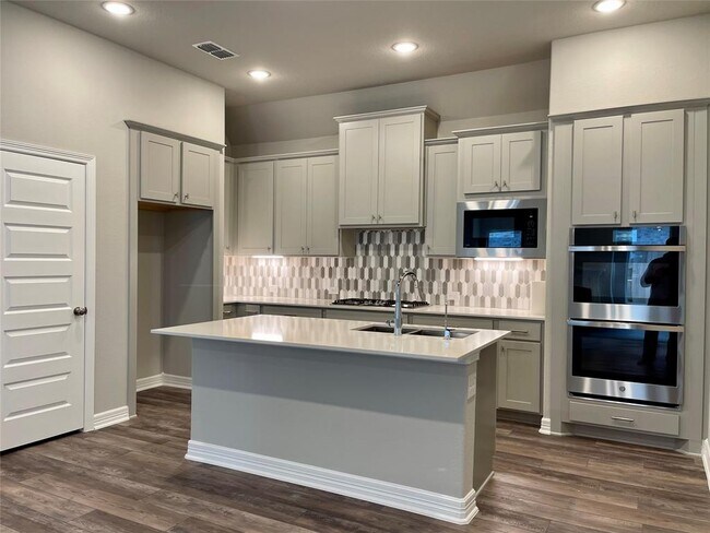 Building Photo - 24226 Maple Summit Ln