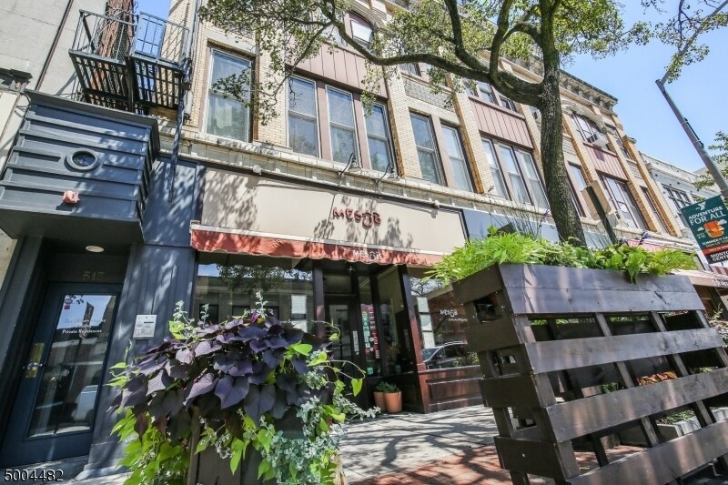 Primary Photo - 515 Bloomfield Ave