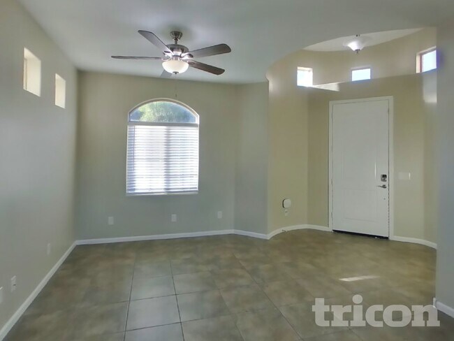 Foto del edificio - 10336 W Devonshire Ave