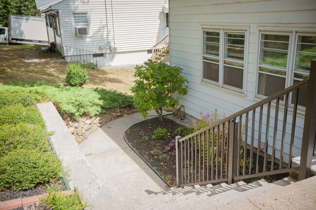 Foto del edificio - 21 Hillside Ave