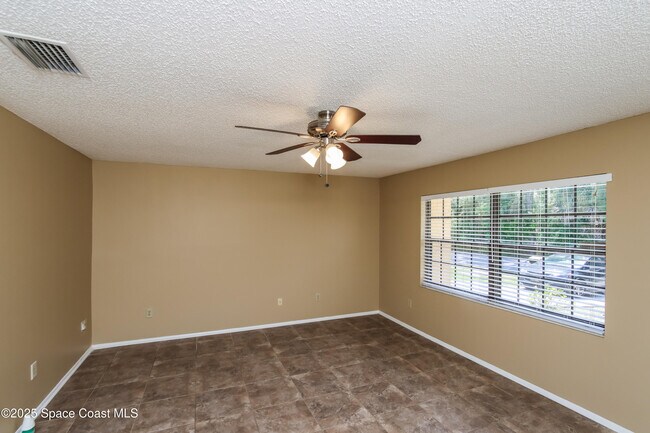 Foto del edificio - 1511 Fairlee Ave NW