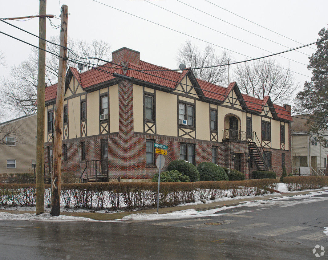 Primary Photo - 1 Washington Ct