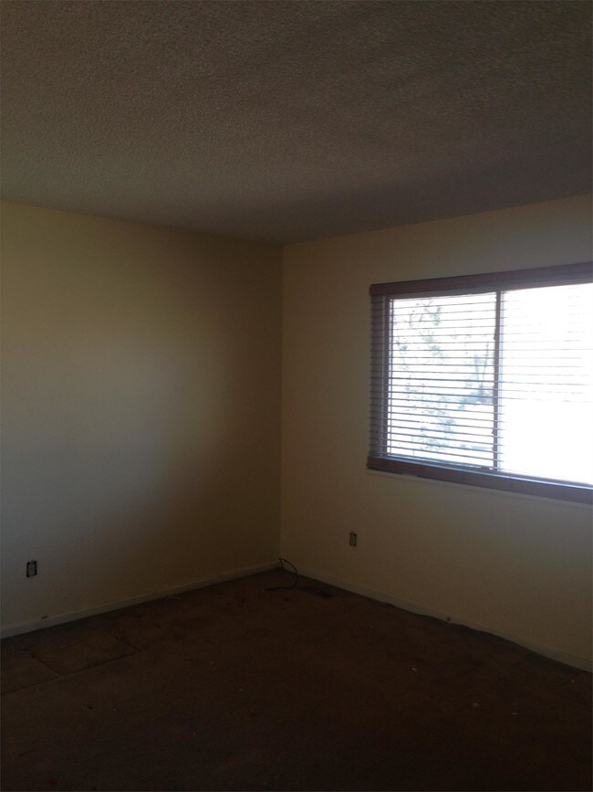 Building Photo - 1205 Peterson Rd