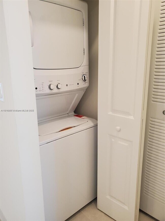 Building Photo - 8265 NW 41st St