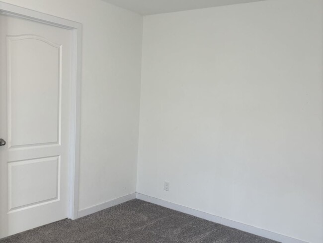 Building Photo - 464 Cimarron