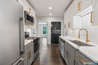 Building Photo - 492 Lombard St