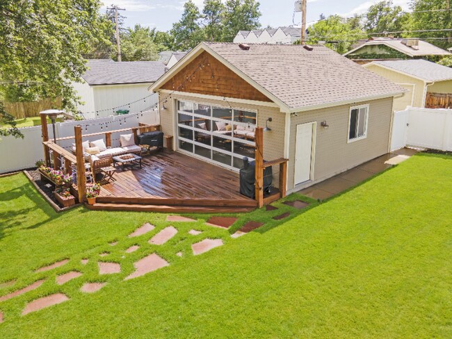 Building Photo - 4647 Beach Ct