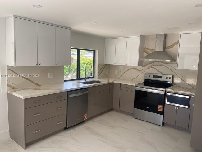 Photo - 270 NW 147th St House