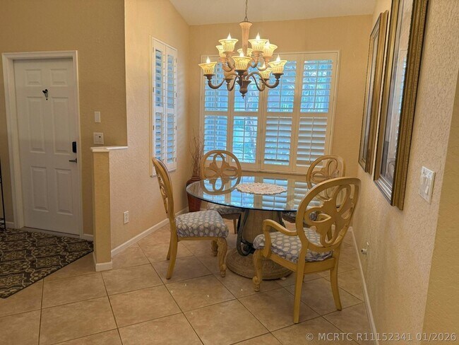 Building Photo - 328 W Coral Trace Cir