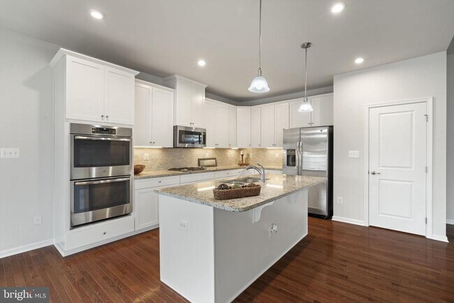 Foto del edificio - 25609 Lockhart Ln