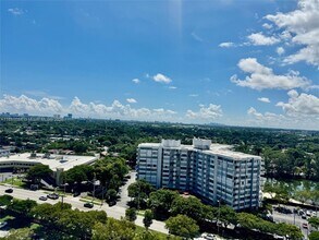 Building Photo - 1351 NE Miami Gardens Dr