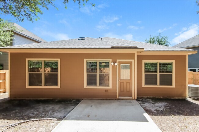 Foto del edificio - 2046 Lost Pine Ct