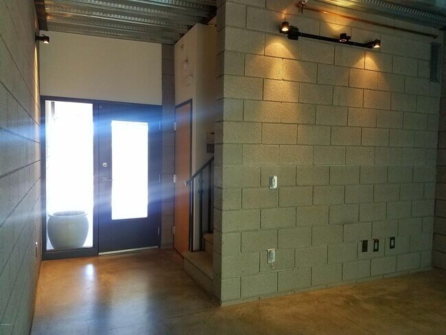 Foto del edificio - 525 E Willetta St