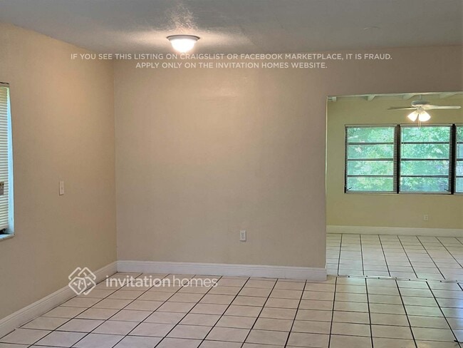 Foto del edificio - 661 NW 191st St