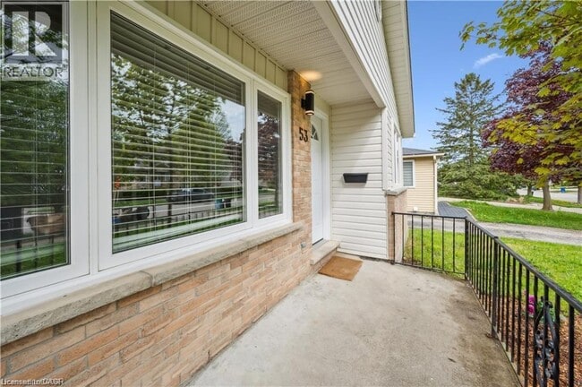 Photo du bâtiment - 53 Karen Walk