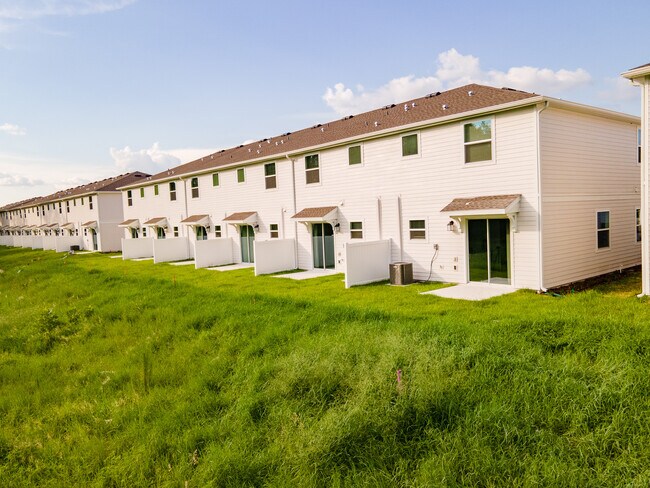 Photo - 7504 Stone Crk Trl Townhome