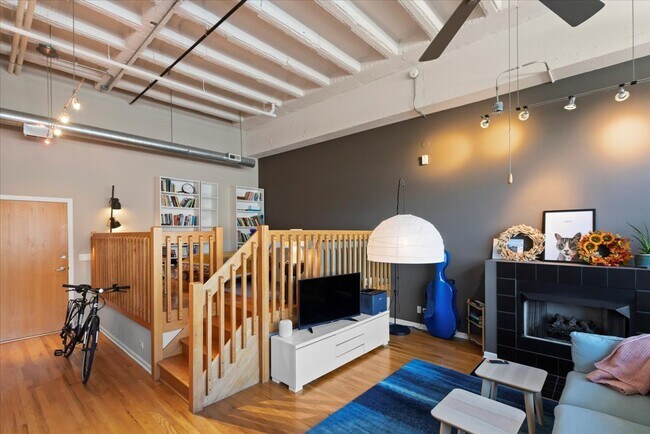 Building Photo - 1834 Ridge Ave