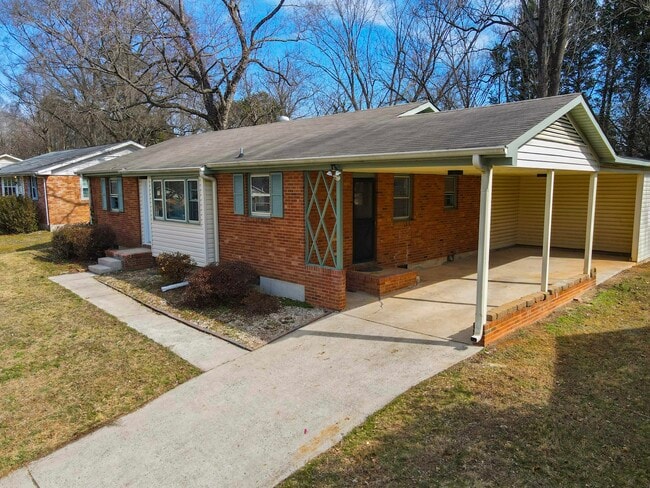 Foto del edificio - 108 Revere Dr