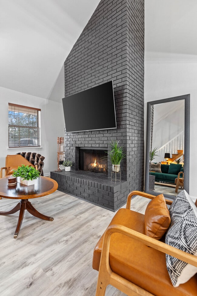 Building Photo - 417 Williams St