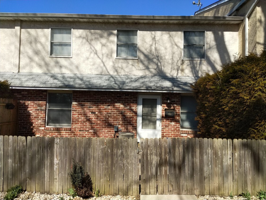 2413 Whitpain Hills, Blue Bell, PA 19422 Townhome Rentals in Blue