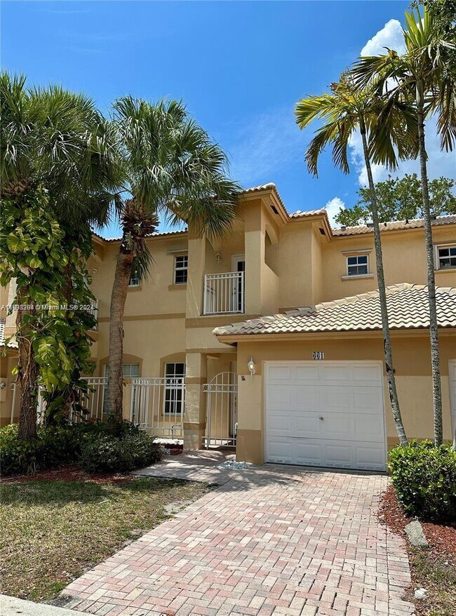 Building Photo - 661 NW 170th Terrace