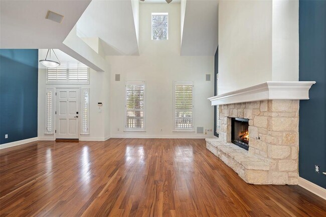 Foto del edificio - 4305 Shoal Creek Blvd