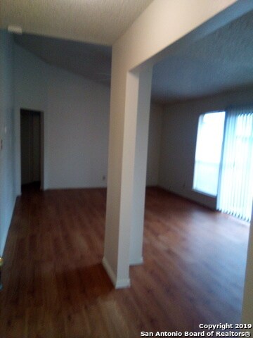 Building Photo - 5014 Anacacho St