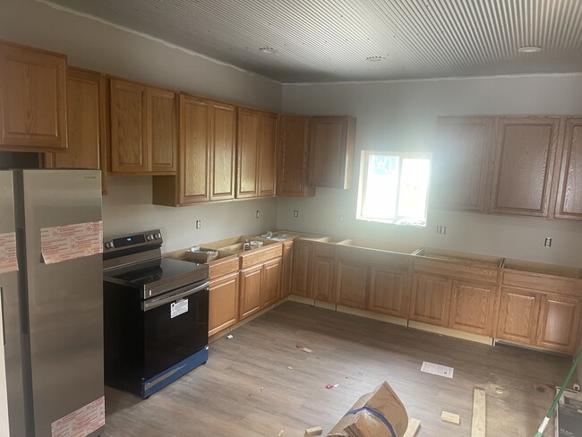 Building Photo - 7551 Riverside Dr