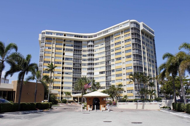 Foto del edificio - 100 Golden Isles Dr