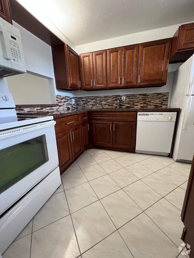Building Photo - 2800 Fiore Way
