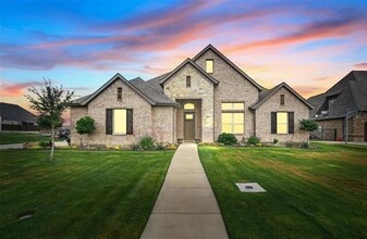Building Photo - 132 Parkview Ln