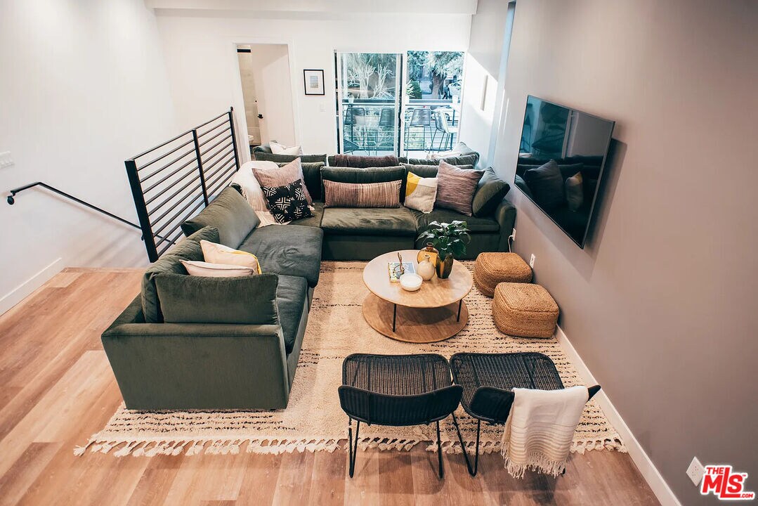 Foto principal - 838 N Harvard Blvd