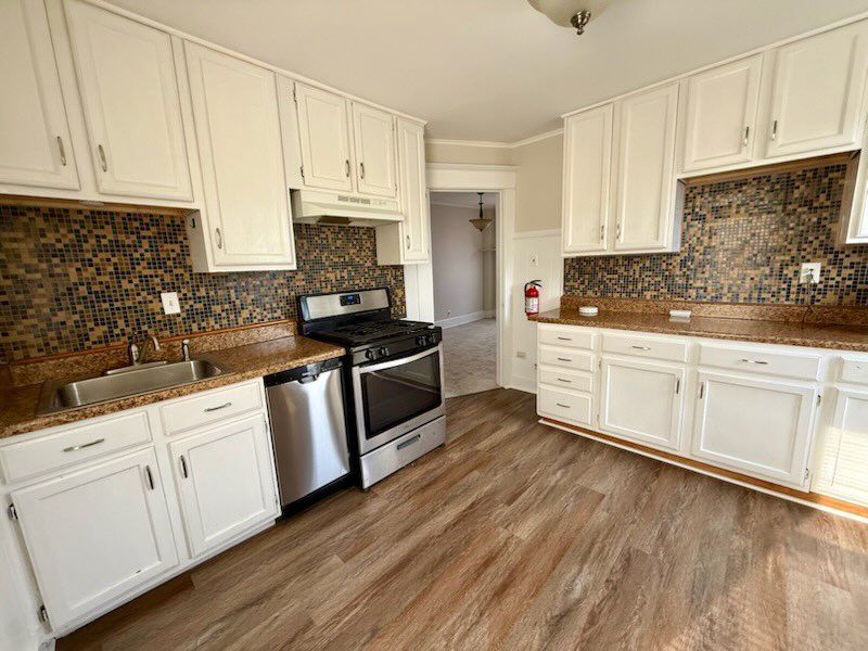 Foto del edificio - 404 W Broad St