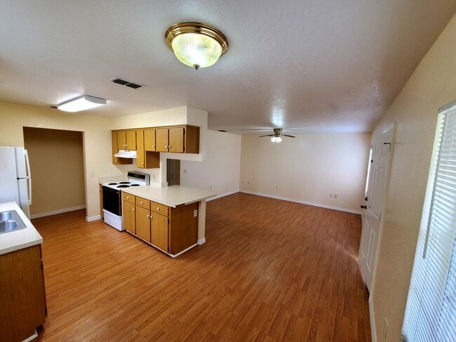 Building Photo - 1022 Church St