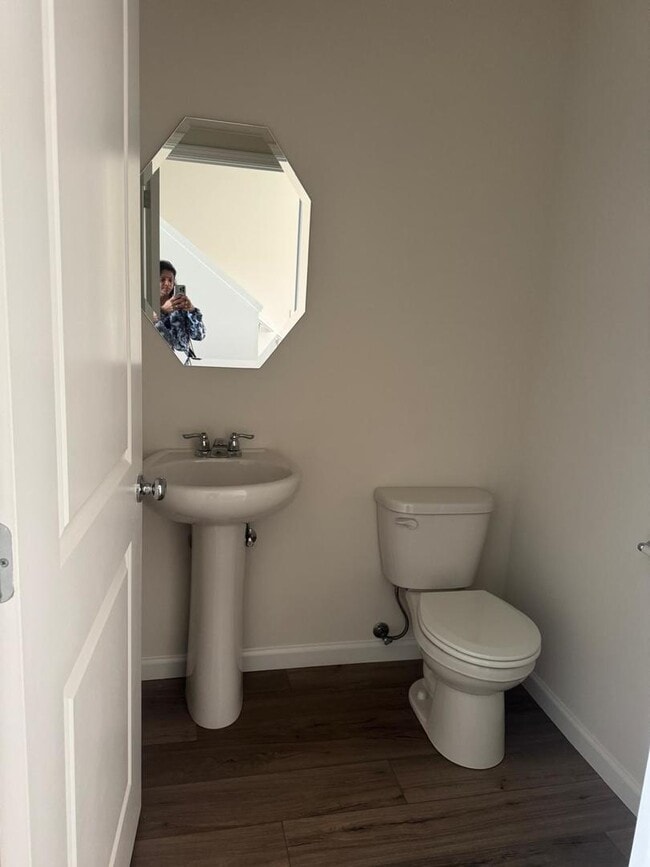 Foto del edificio - 5928 Hawkweed Dr