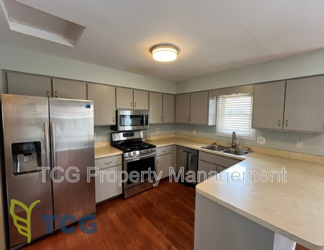 Building Photo - 1301 Briarcrest Drive