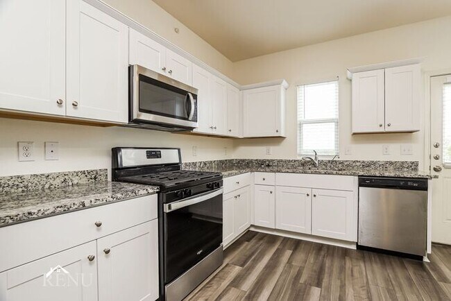 Foto del edificio - 5124 Firefly Hls