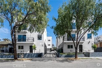 Building Photo - 644 N Boyle Ave