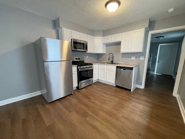 Building Photo - 3BD/1BA Single Family Home