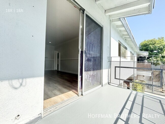 Foto del edificio - 6335 Whitsett Ave