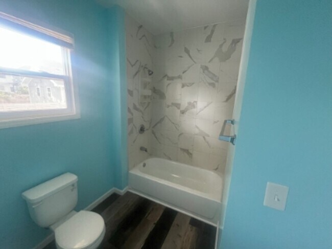 Photo - 2 Bed Available now! House