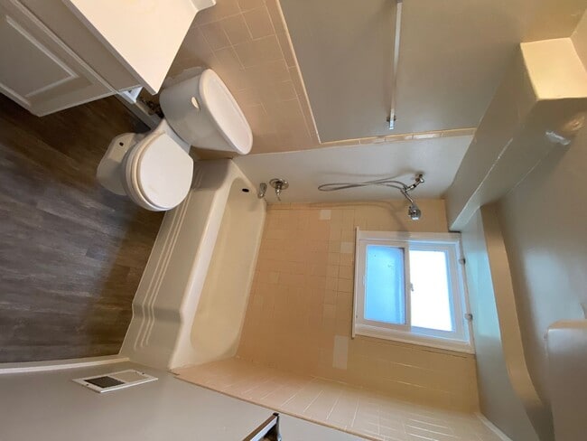 Building Photo - 619 S Grant Ave