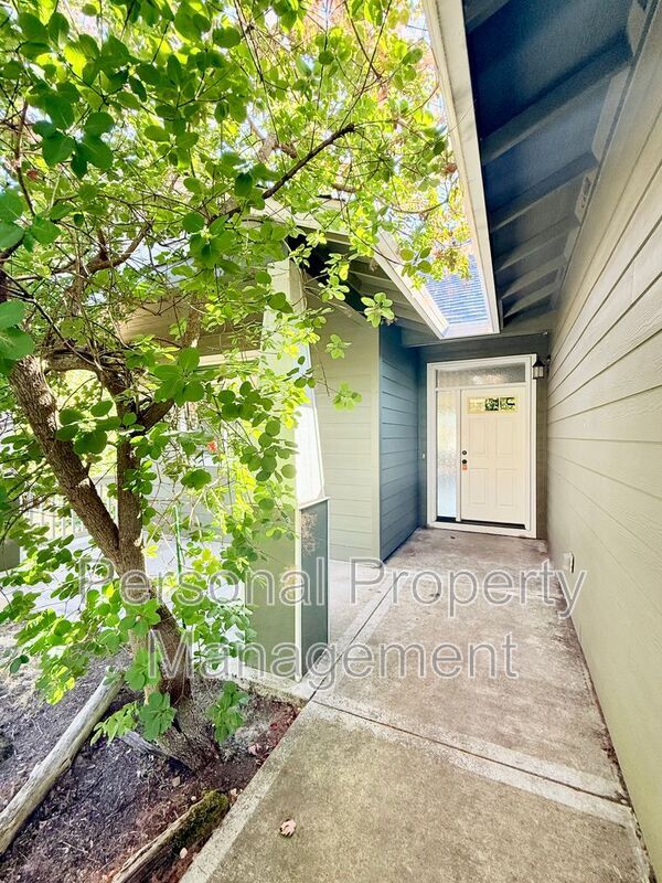 Foto del edificio - 536 NW Fargo St