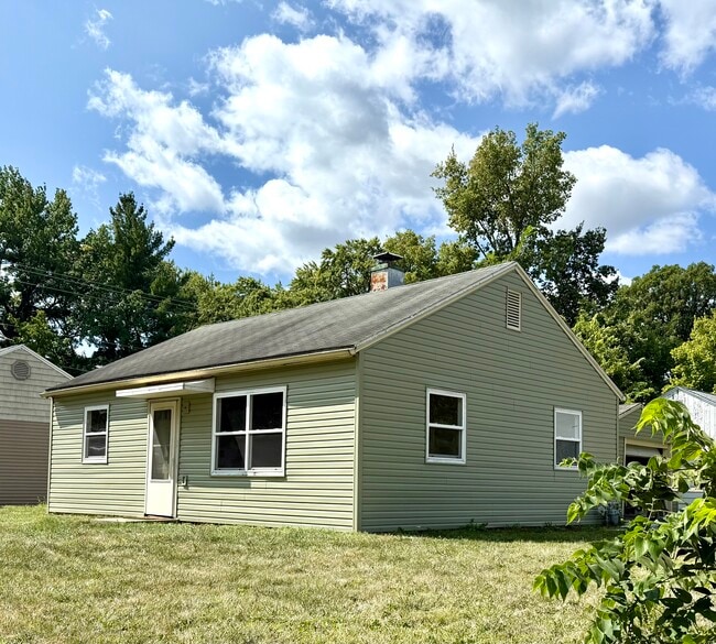 Building Photo - 1301 S Cottage Grove Ave
