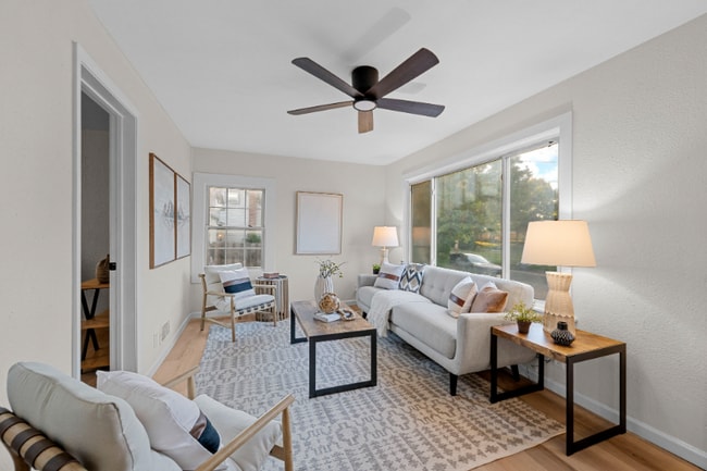 Foto del edificio - 135 E Loretta Ave