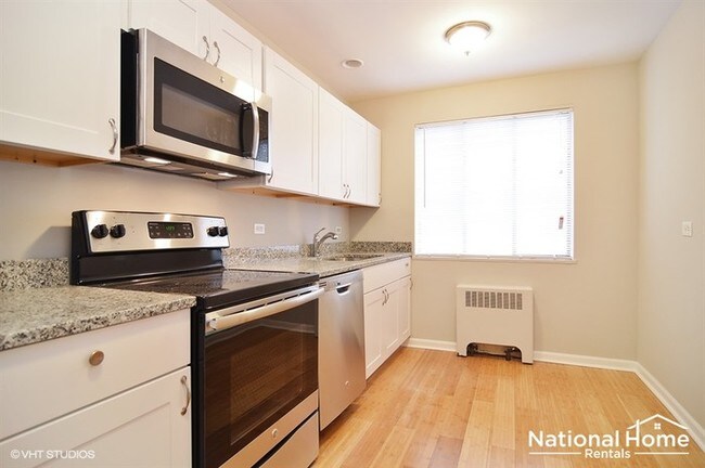 Building Photo - 6250 N Francisco Ave Unit 2BE