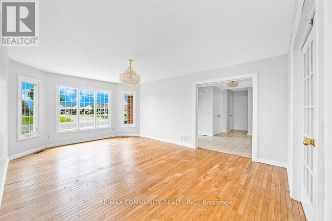 Photo du bâtiment - 878 Grandview St N