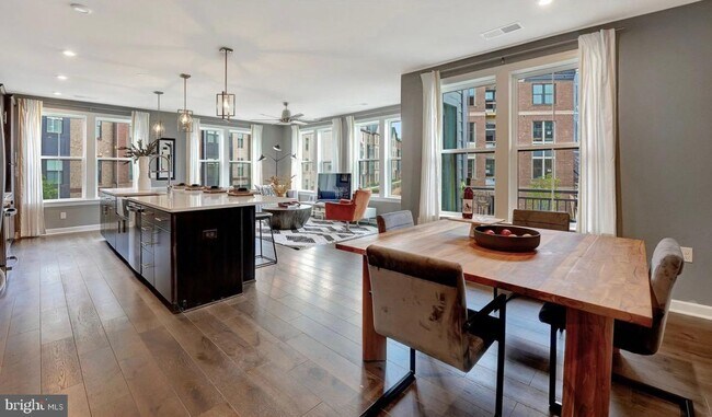 Building Photo - 3927 Fair Ridge Dr